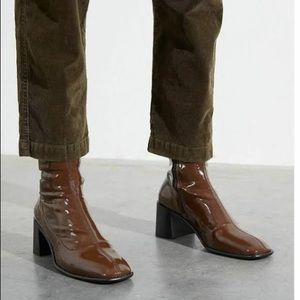 E8 by Miista Clea stretch patent boot